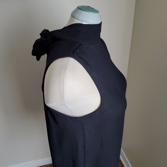 Who What Wear Back Neck Tie Sleeveless Blouse Top Size Small - Picture 3 of 8
